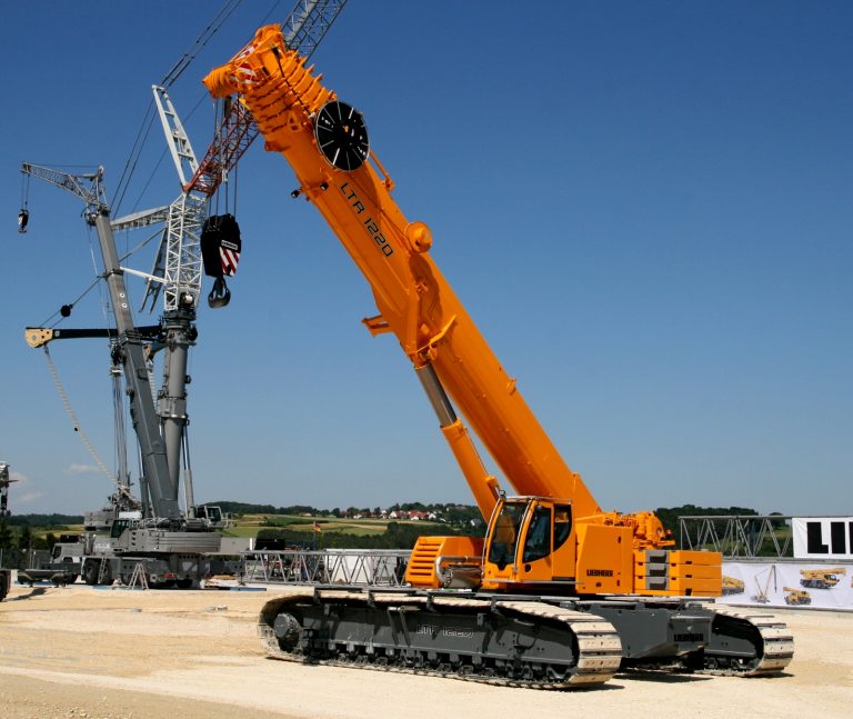 XCMG XGC220T crawler crane