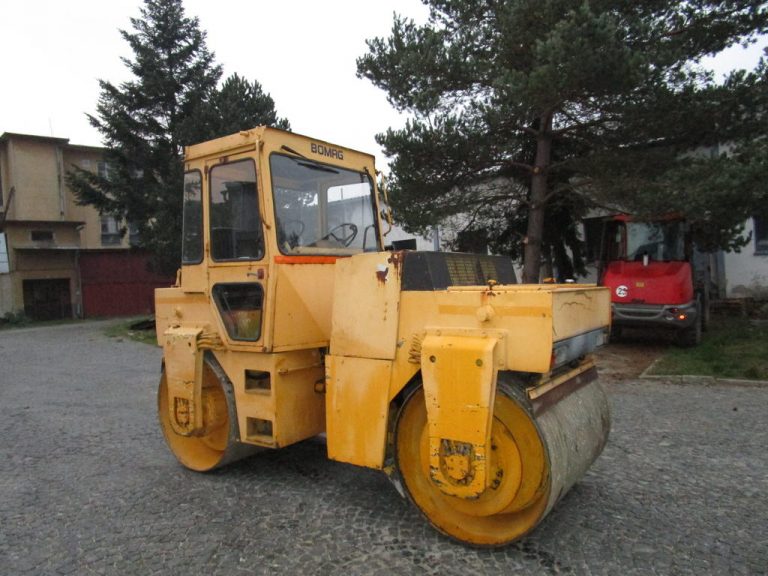 BOMAG BW 141 AD road tandem articulated vibratory roller