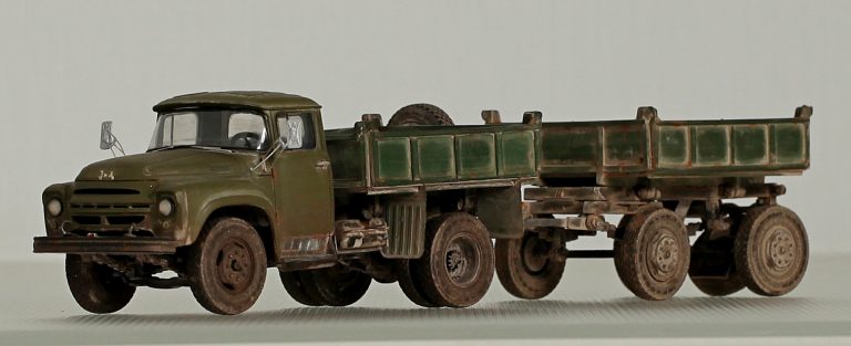 Самосвальный автопоезд боковой выгрузки из тягача Т-170 на шасси ЗиЛ-130Д2 с прицепом Т-295А