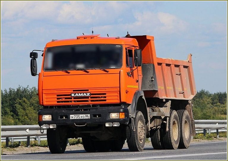 КамАЗ-65111 самосвал задней выгрузки для перевозки сыпучих и строительных грузов