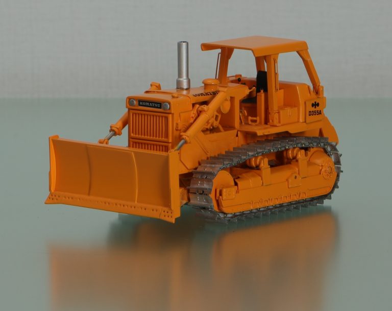 Komatsu D355A-3 Crawler Tractor