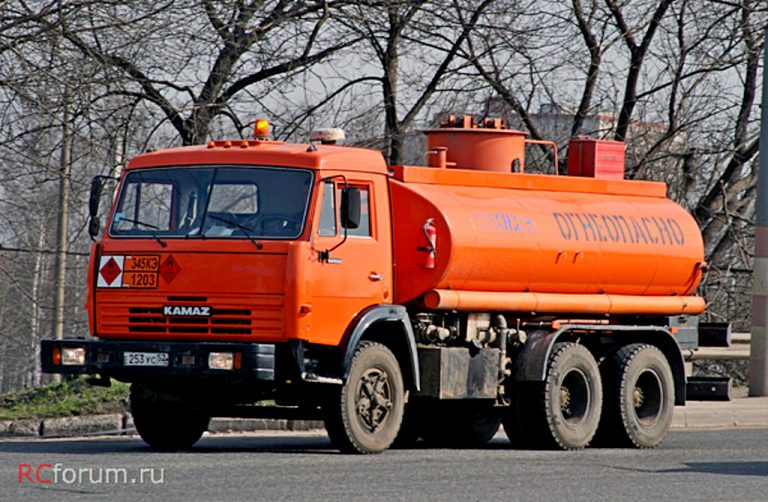 НефАЗ-6606 автоцистерна для перевозки светлых нефтепродуктов и заправки техники на шасси КамАЗ-53215