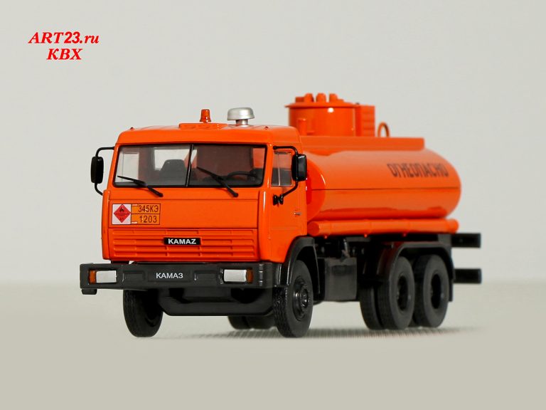 НефАЗ-6606 автоцистерна для перевозки светлых нефтепродуктов и заправки техники на шасси КамАЗ-53215