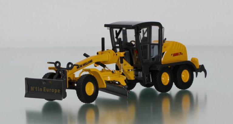 New Holland F156.7A self-propelled articulated grader