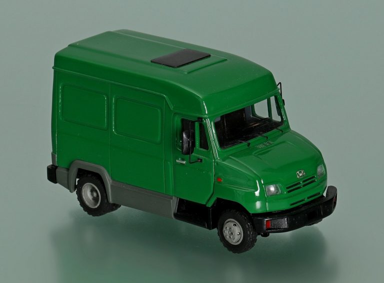 ЗиЛ-5301НС «Бычок» короткобазный фургон