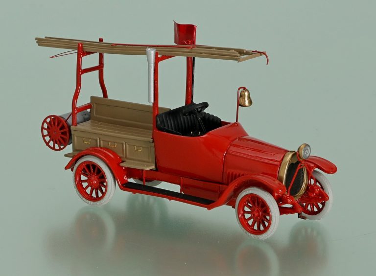 Автомобиль-линейка с рукавной катушкой Второй части пожарной команды г. Уфы на шасси Руссо-Балт модели Е 15/35 XVII серии