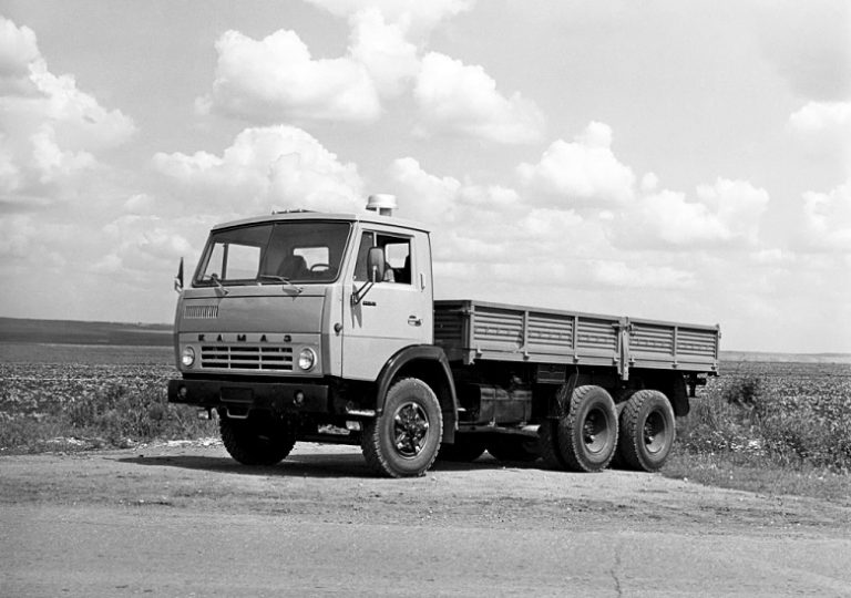 КамАЗ-5320 бортовой грузовик