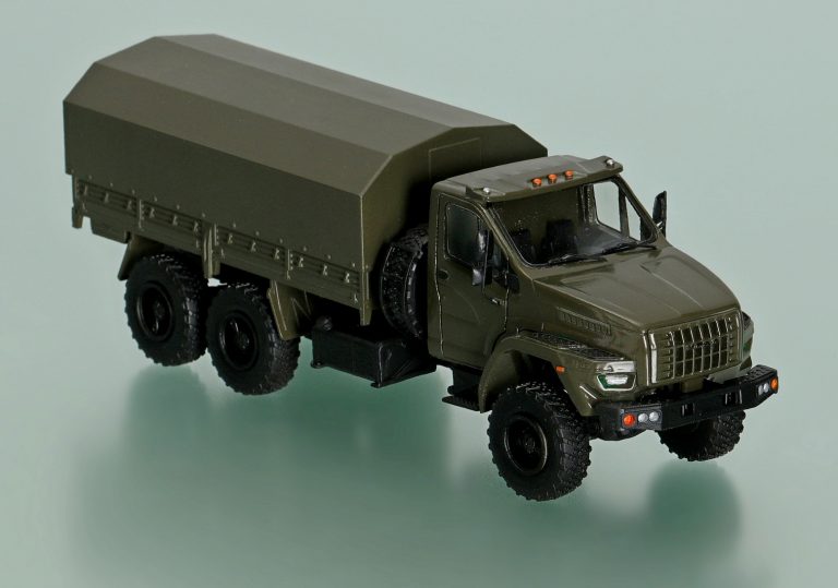Урал-4320-5111-73 Next 6х6 армейский автомобиль для перевозки грузов, людей и буксировки прицепов