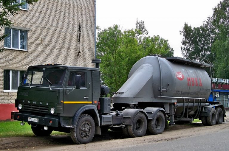АСП–25 автопоезд — кормовоз из полуприцепа-цистерны с седельным тягачом КамАЗ-54112