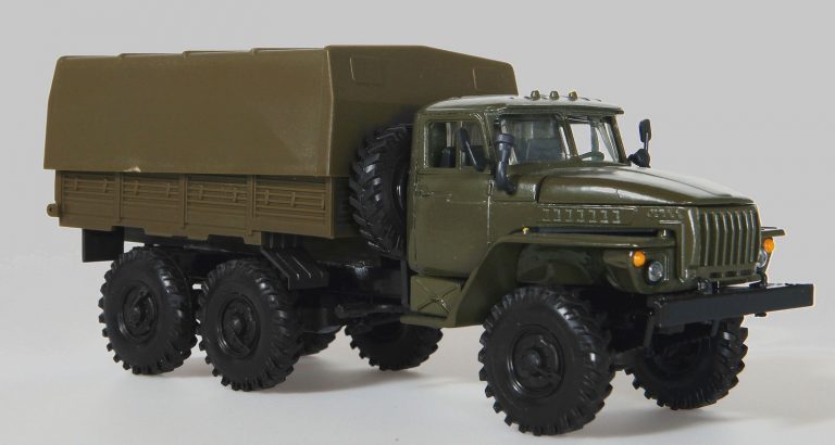 Урал-4320-01 6х6 армейский многоцелевой бортовой грузовик