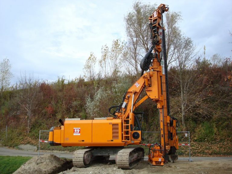 ABI TM12/15 Pile driving and extracting vibrator MRZV-V based on a crawler excavator Sennebogen SR35T