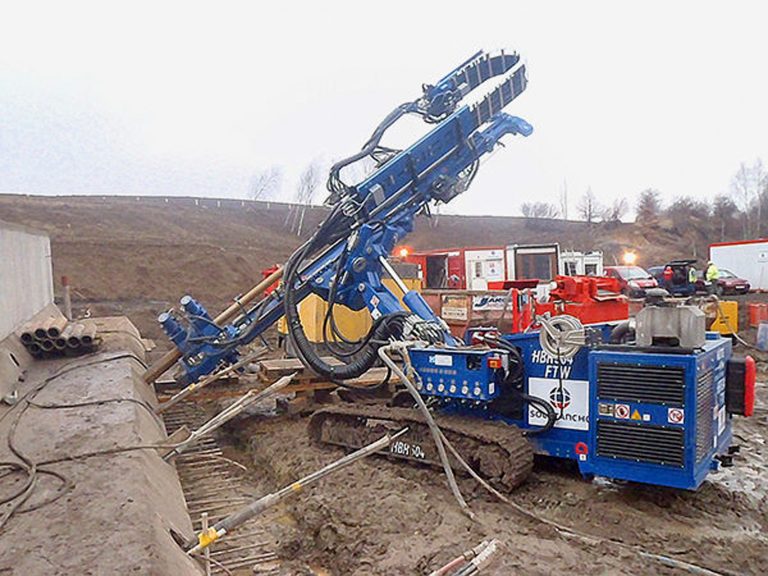 Hutte HBR 605-3B crawler drill rig