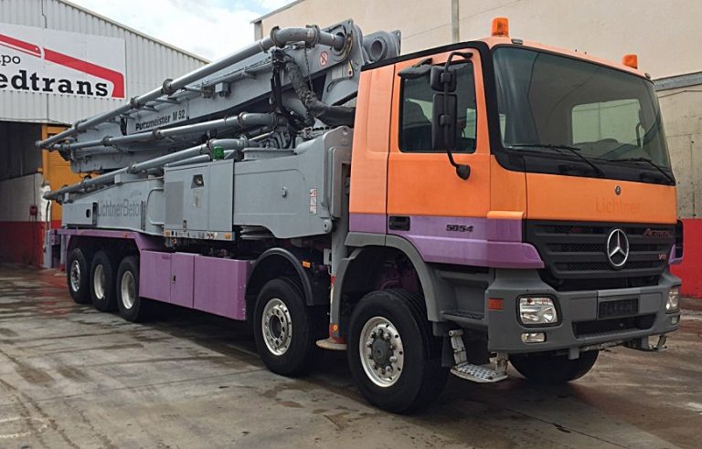 Putzmeister BRF 52.16H truck-mounted concrete pump with boom M52