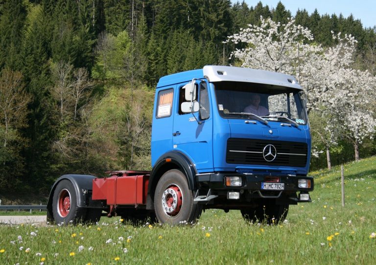 Mercedes-Benz NG 1632S «Messer Griesheim» truck tractor with 1-axle semi-trailer