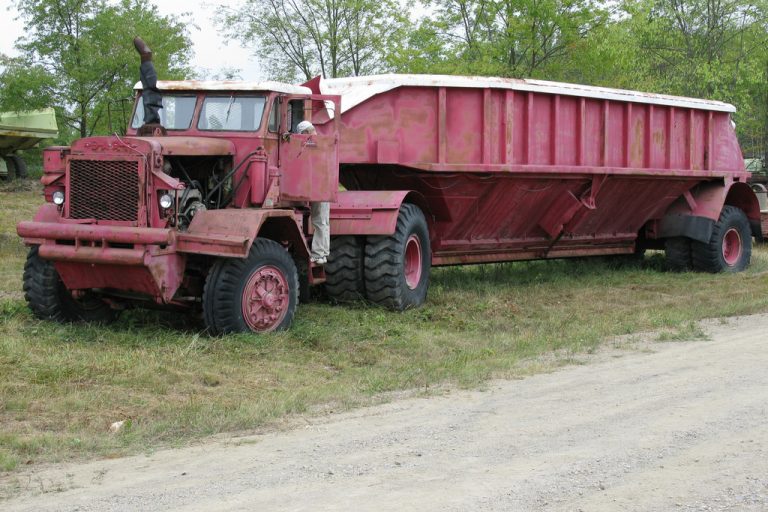 KW Dart 50S-BDT coal hauler with bottom dump trailer