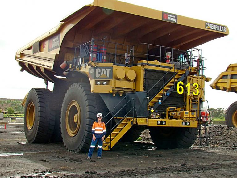Caterpillar 793F Mining off-road Truck