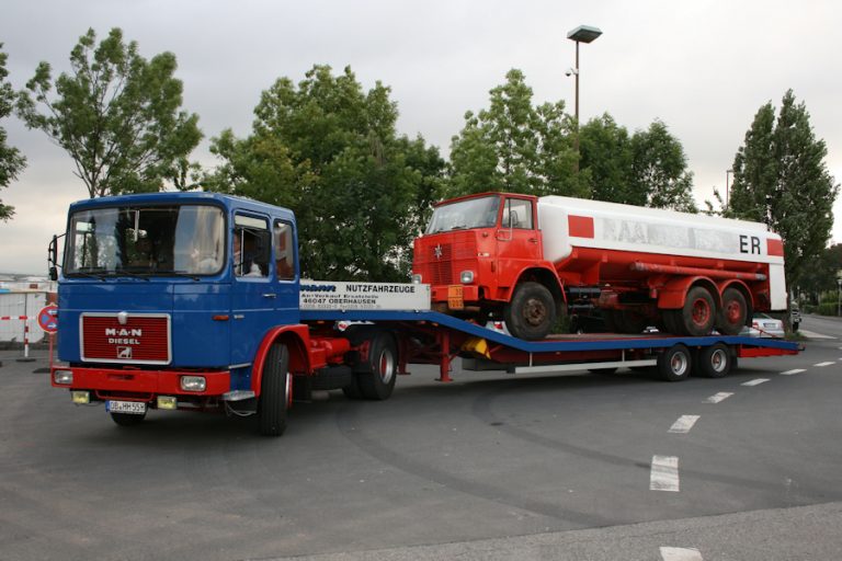 MAN F8 19.280 FS «Messer Griesheim» truck tractor with 3-axle semi-trailer-tank TT 300