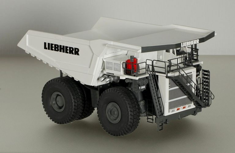 Liebherr T284 off-road Mining Truck