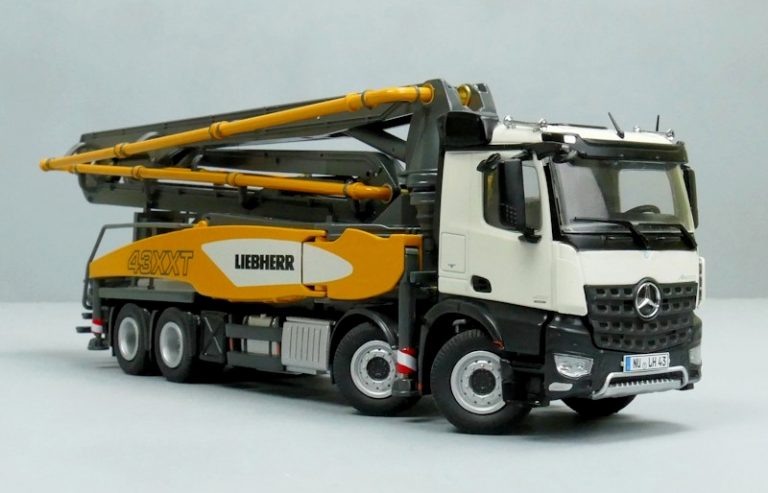 Liebherr 43 R4 XXT THP140H truck-mounted concrete pump with boom