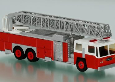 Emergency One 135′ fire and rescue truck with installation of foam-water extinguishing and ladder