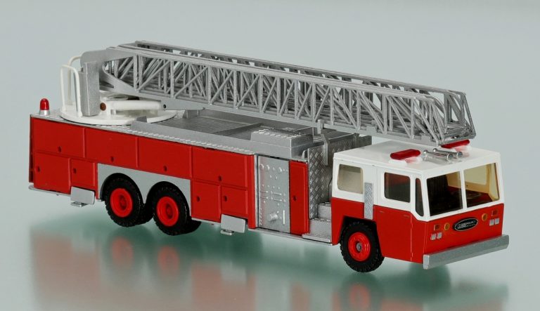 Emergency One 135′ fire and rescue truck with installation of foam-water extinguishing and ladder