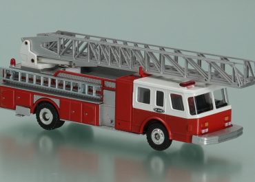 Emergency-One Hush 75′ fire truck ladder