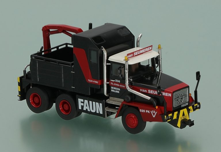 Faun HZ 36.40/45 Magirus-Deutz «Mammoet/van Saumeren» heavy hauler with a winch and crane Palfinger PK 6500 AH 2