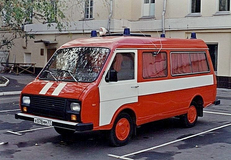 Пожарный оперативно-штабной автомобиль УГПС ЦАО г. Москвы на базе 4-дверного микроавтобуса РАФ-22039