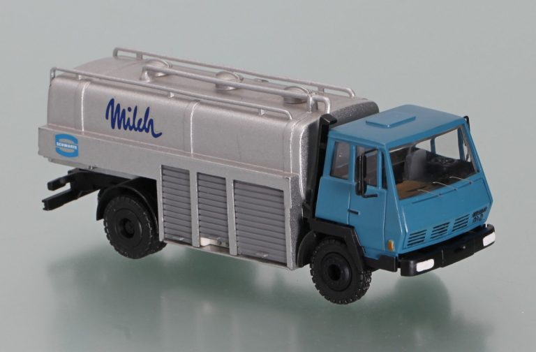 Schwarte «Milch» tanker milk truck on the chassis Steyr 91 Typ 1291