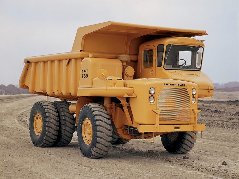 Caterpillar 769 off-road Mining rear dump truck