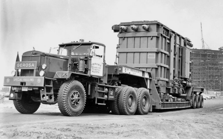 Diamond T980 «Gerosa» ballast tractor with low-frame Truck-trailer Fruehauf