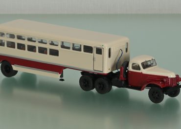 Т-100 опытный пассажирский автопоезд для перевозки рабочих лесозаготовок, тягач ЗиЛ-151