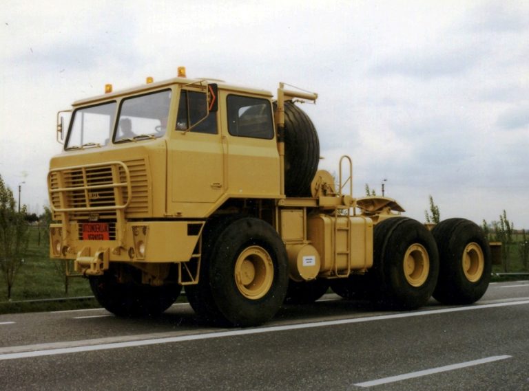 MOL F 7066 road truck tractor