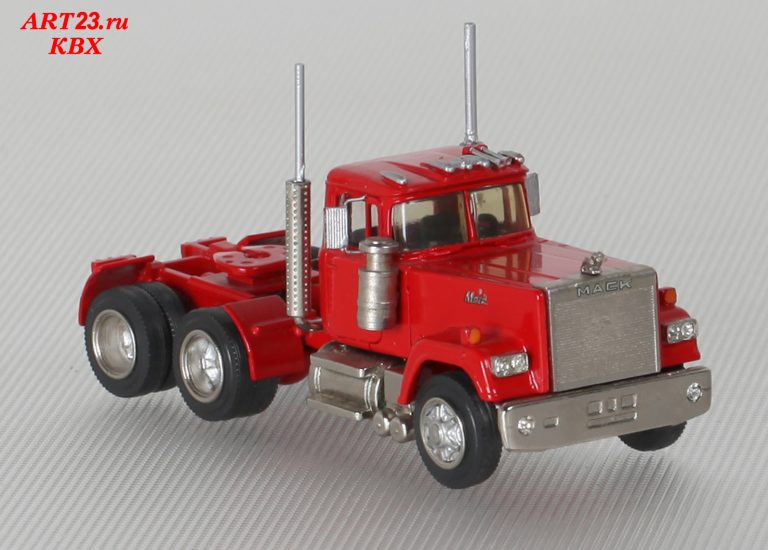 Mack RW Superliner truck tractor with low-frame treller Rogers