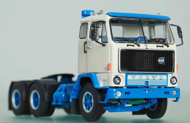 Volvo F89 Highway truck tractor