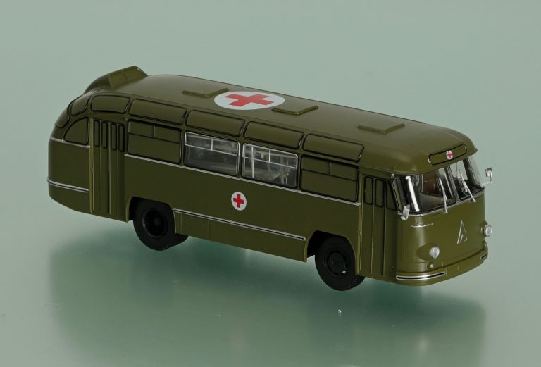 ЛАЗ-695Б «Львов» Санитарный опытный автобус для перевозки больных и раненых