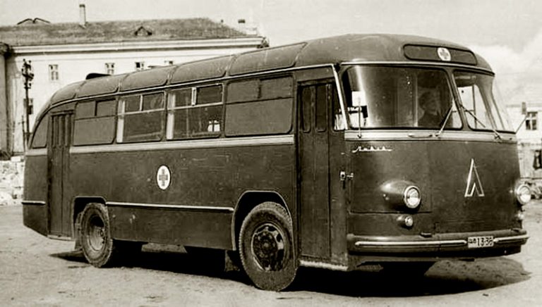 ЛАЗ-695Б «Львов» Санитарный опытный автобус для перевозки больных и раненых