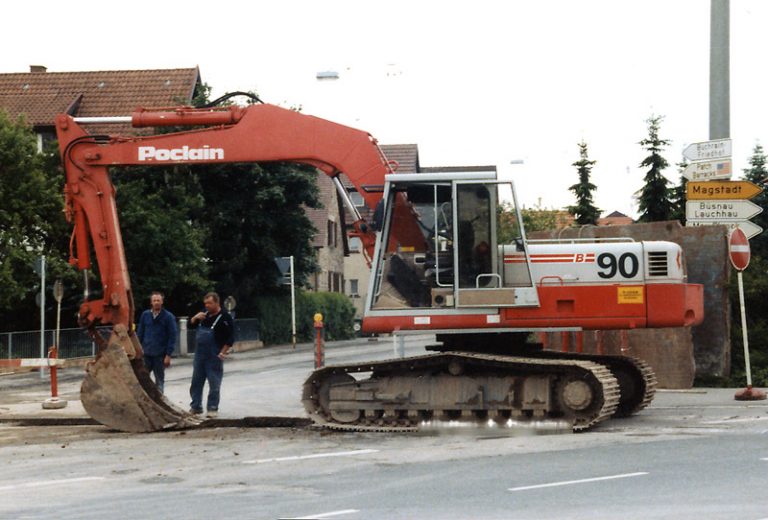 Poclain 90CK B crawler hydraulic excavator