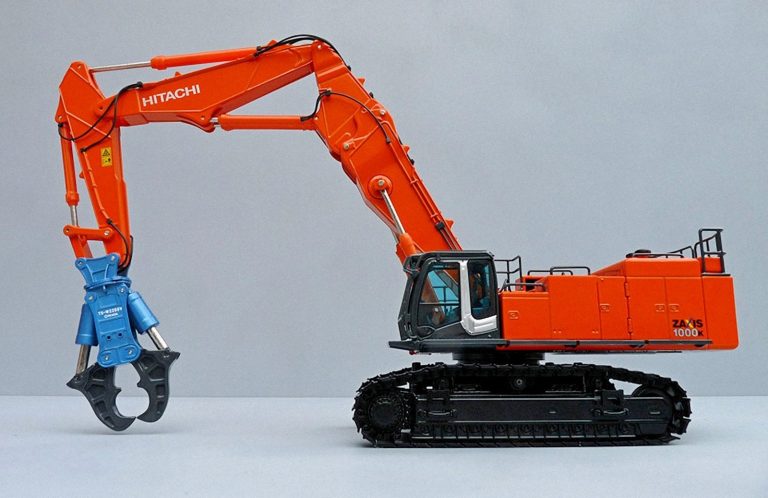 Hitachi ZAXIS 1000 K-3 US, ZX 870 LCH-3 EU crawler hydraulic excavator with tongs for demolition Okada Crusher