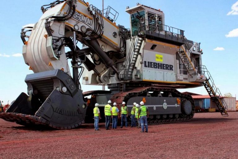 Liebherr R 9800 Mining crawler hydraulic excavator