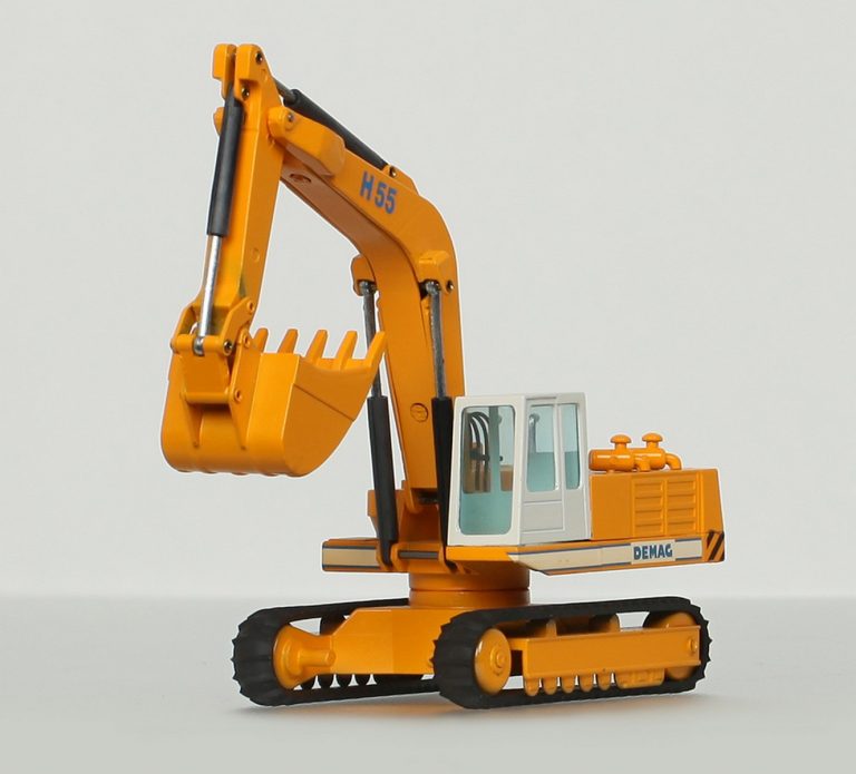 DEMAG H55 crawler hydraulic excavator