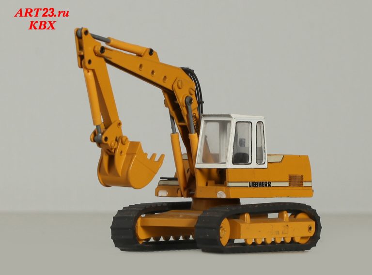 Liebherr R 922 LC crawler hydraulic excavator