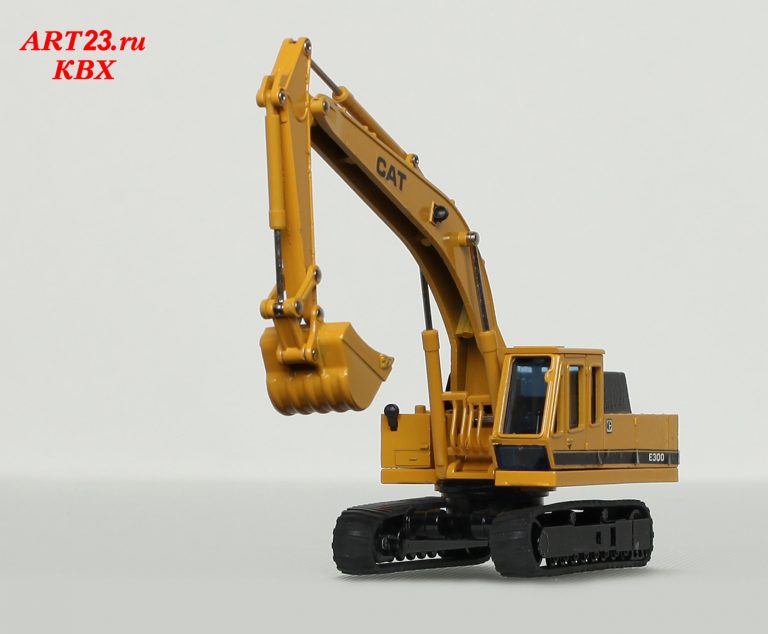 Caterpillar E300, Mitsubishi MS280, crawler hydraulic excavator