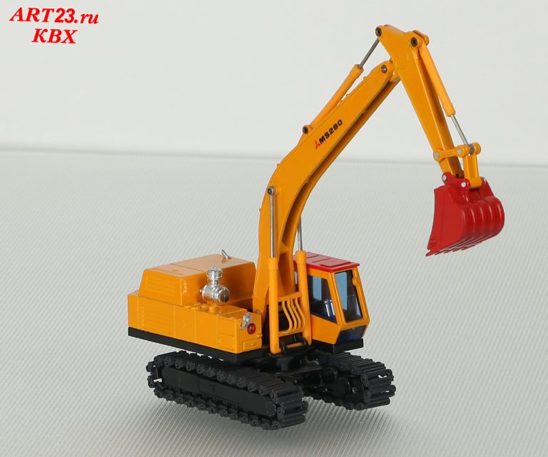 Mitsubishi MS280, Cat E300 crawler hydraulic excavator