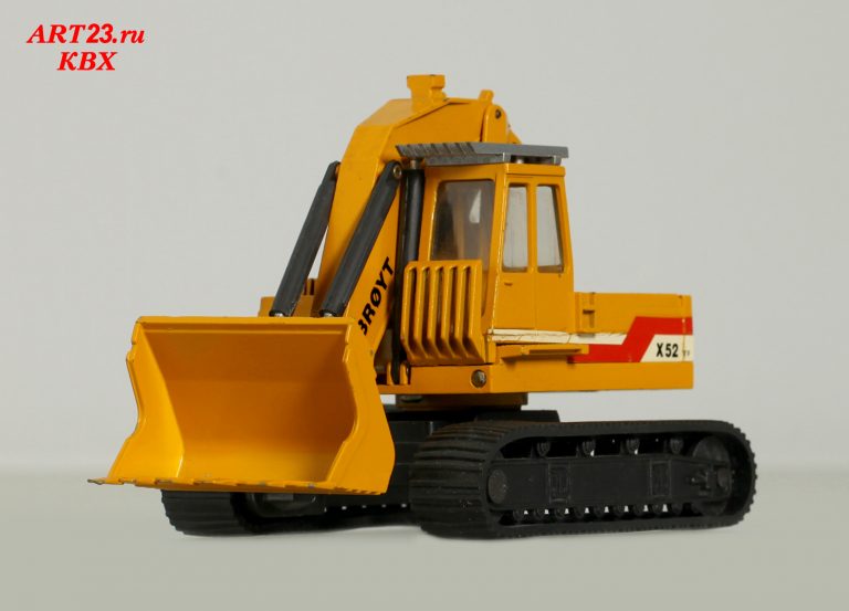 Broyt X52 TF crawler hydraulic mining shovel