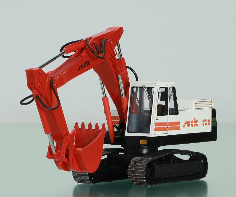 Rock 150 crawler hydraulic excavator