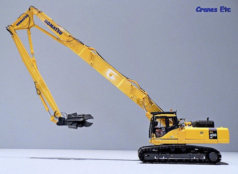 Komatsu PC 450LC-7 Galeo crawler hydraulic demolition excavator
