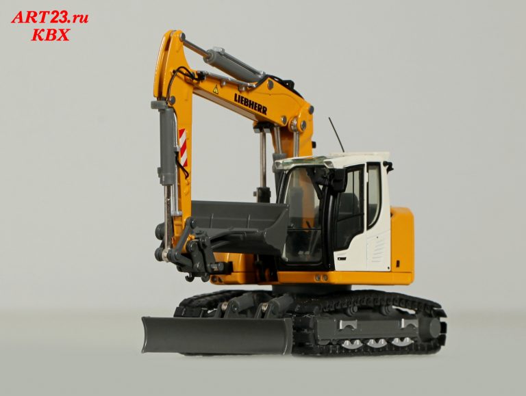Liebherr R914 Litronic Compact crawler hydraulic excavator