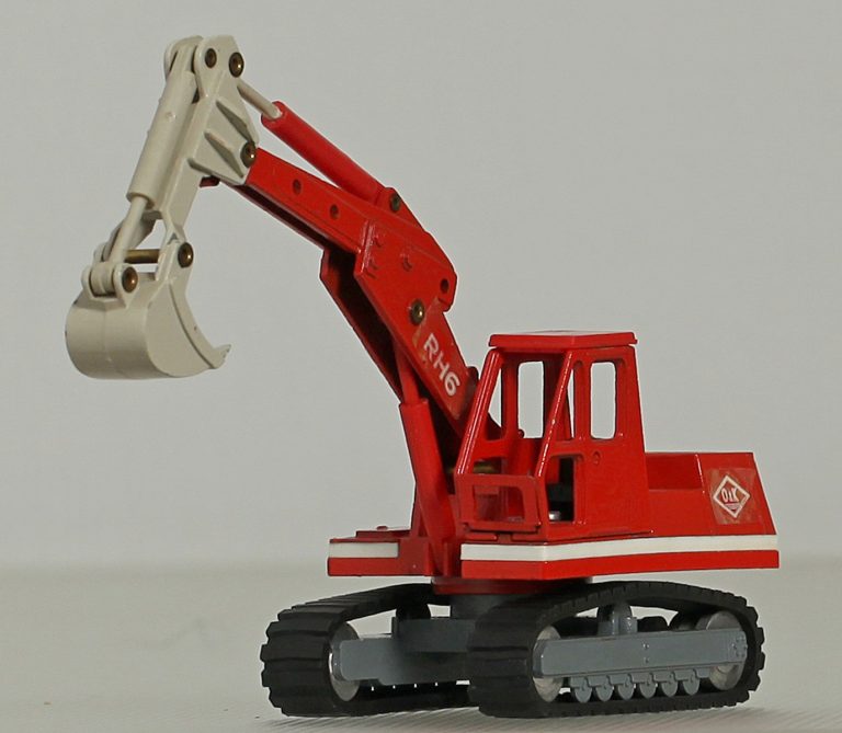 Orenstein & Koppel O&K RH6 crawler hydraulic excavator