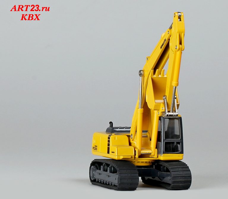 Komatsu PC 200-6 Avance crawler hydraulic excavator